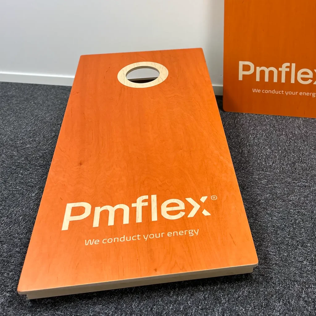 Cornhole med egen design och logotyp PMflex